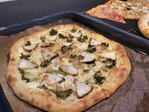 Pizza bianco med grönkål och rotseller